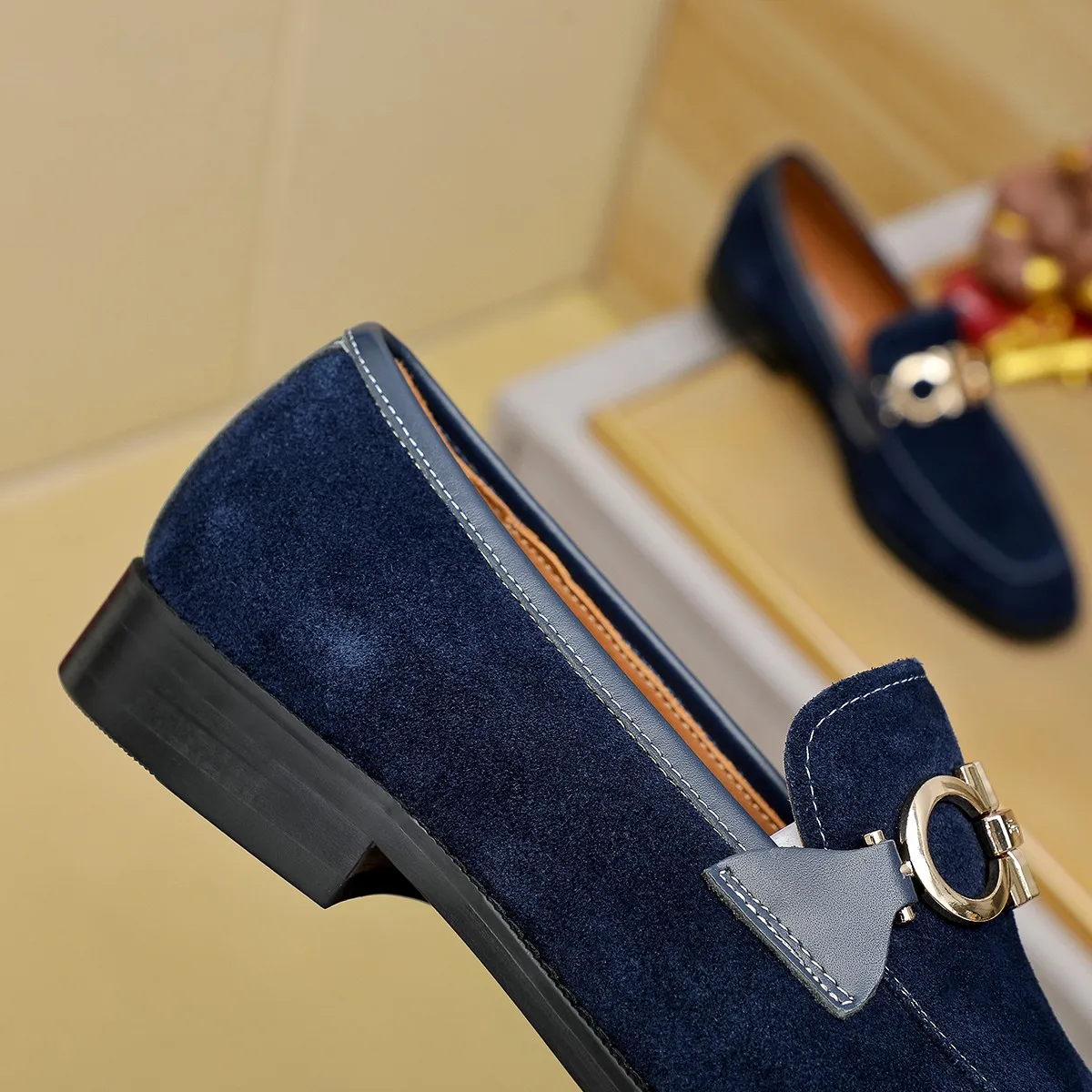 Men's shoes💰420🔥Ferragamo new men's formal shoes🇨🇳Official website original 1:1 mold opening, original quality💯Fine workmanship, high-end luxury shoes☘ The surface is made of imported Italian first-layer cowhide🌴🐑Leather lining🍓Rubber wear-resistant and non-slip outsole, breathable and comfortable to wear🍍The first choice for high-grade men, size 39-45 (38.46. Can be customized)